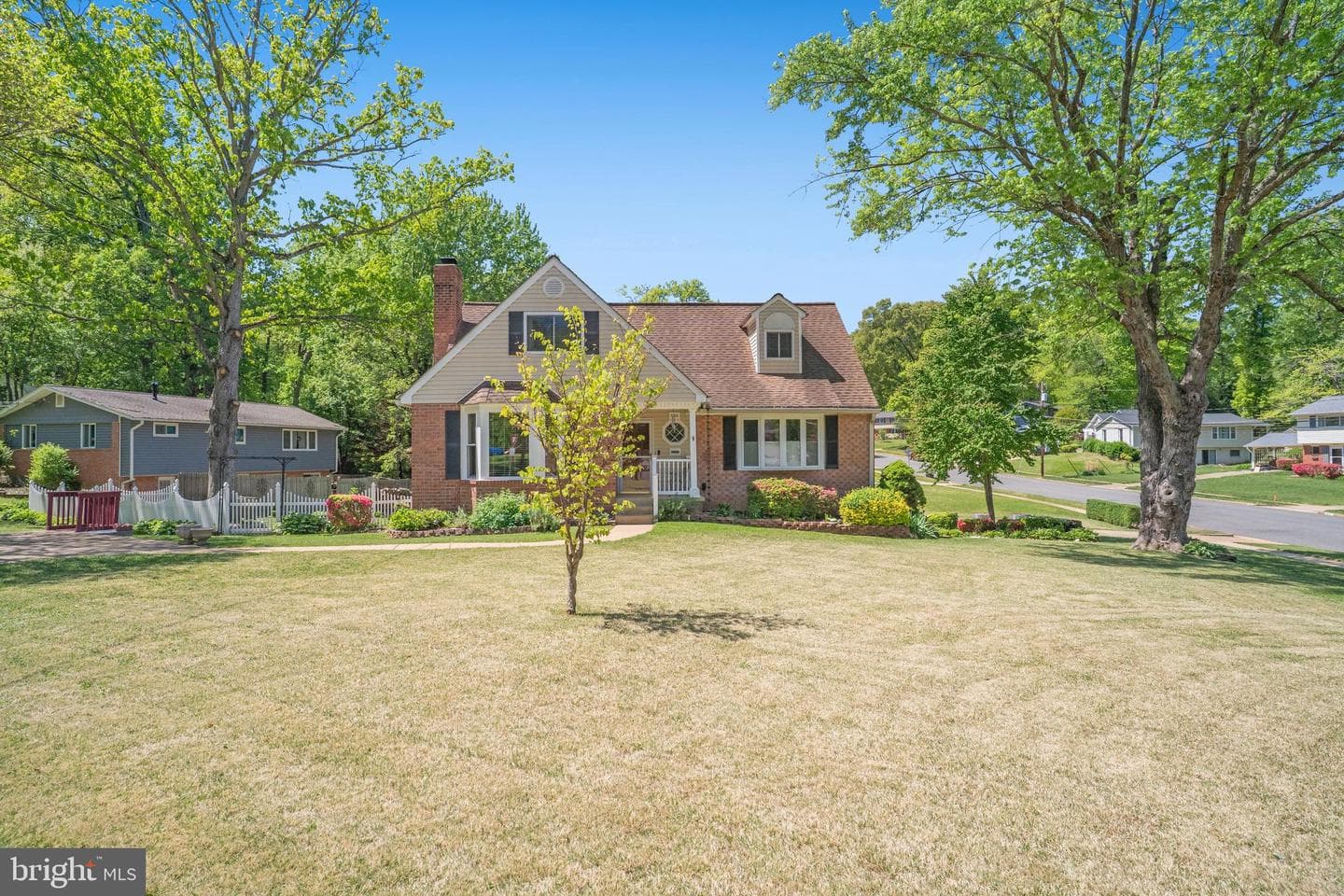 5300 Kings Park Drive photo 2