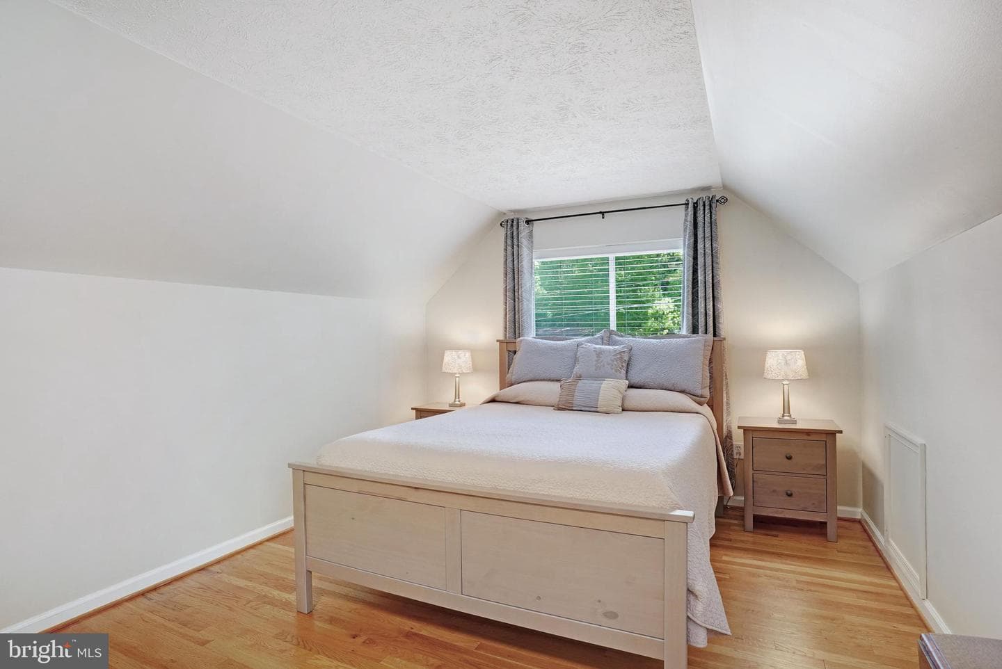5300 Kings Park Drive photo 40
