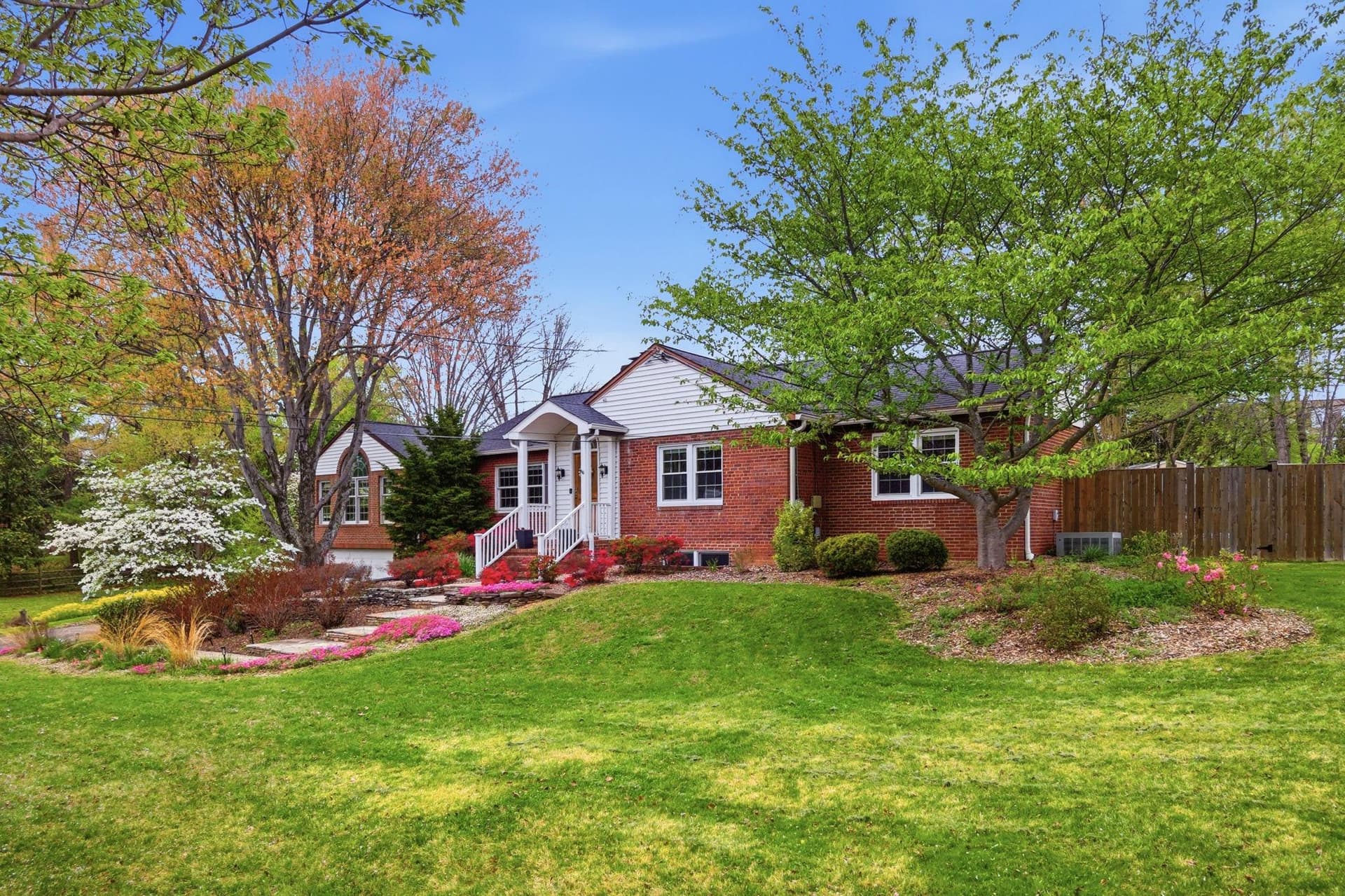4637 Randolph Drive photo 3
