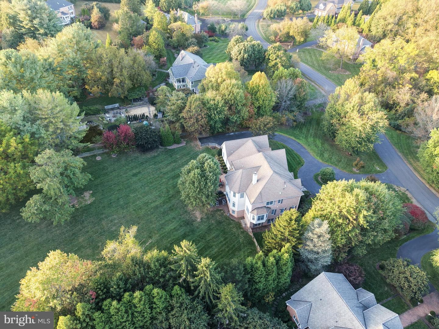 11379 Seneca Knoll Drive photo 9