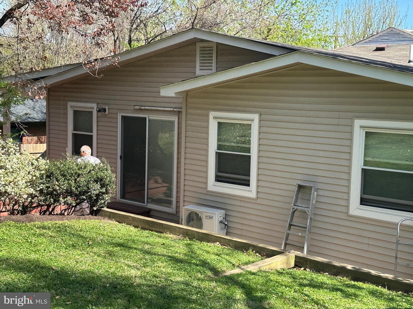 6105 Munson Hill Road photo 3