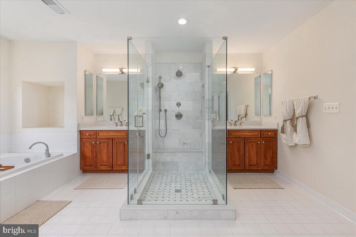 5645 Tower Hill Circle photo 10