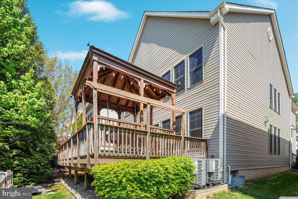 5645 Tower Hill Circle photo 13