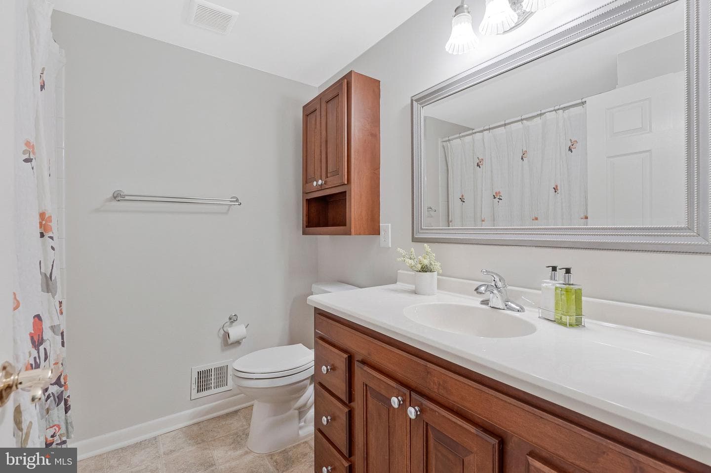 1105 Clarke Street photo 19