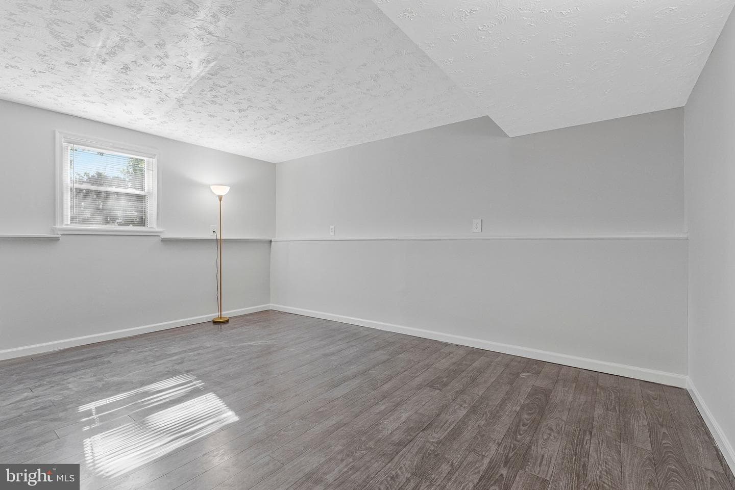 1105 Clarke Street photo 35