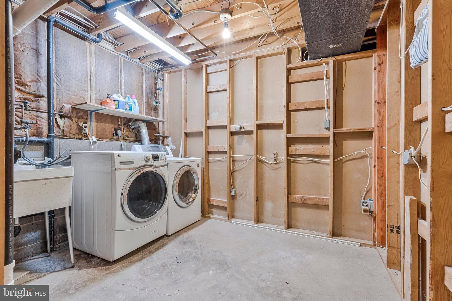 1105 Clarke Street photo 39
