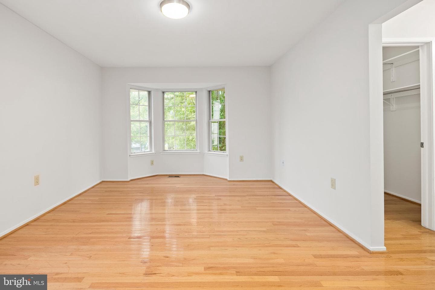 8684 Venoy Court photo 17