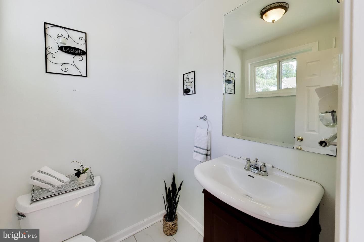 5510 Eastbourne Drive photo 10