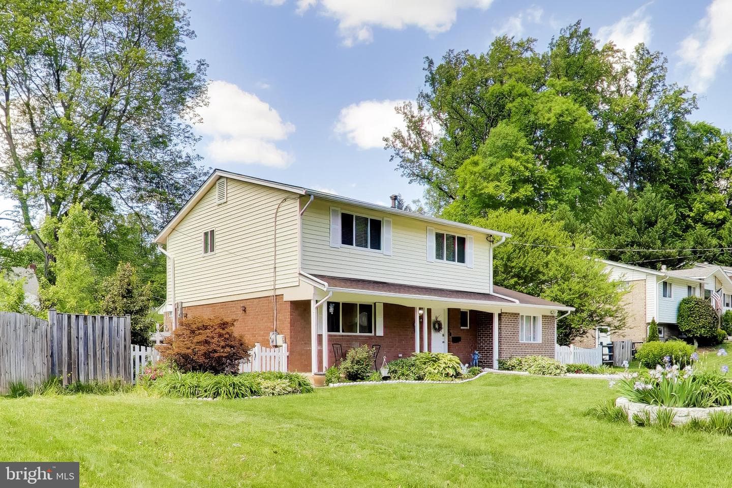 5510 Eastbourne Drive photo 2