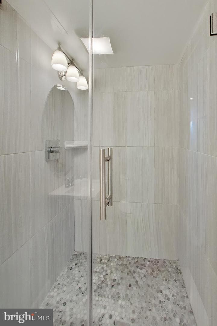 5510 Eastbourne Drive photo 21