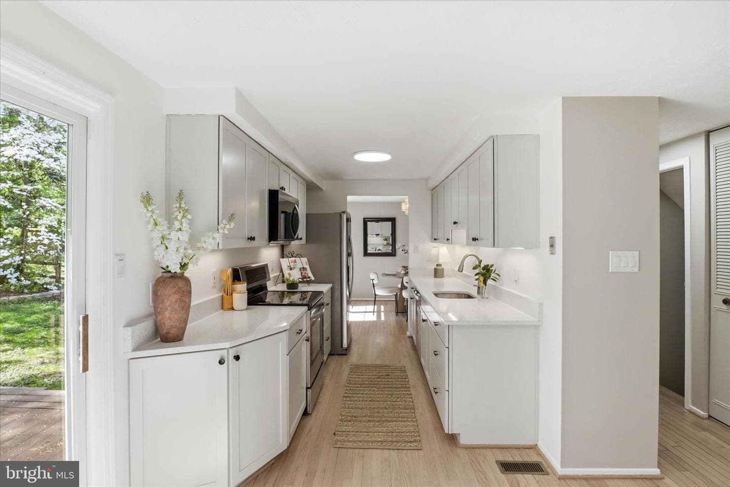 6106 Mantle Road photo 11