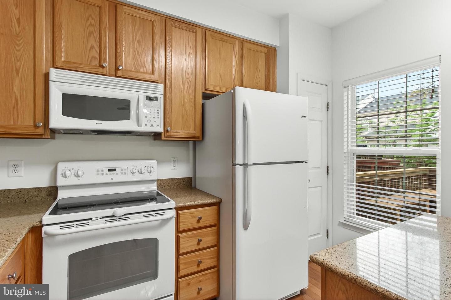 14210 Glade Spring Drive photo 17