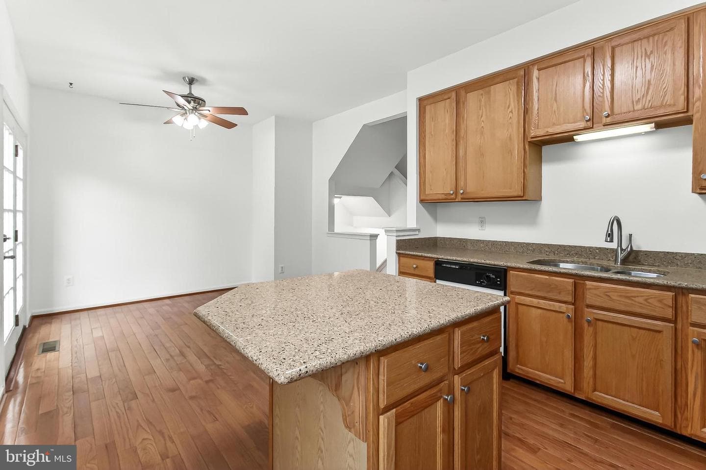 14210 Glade Spring Drive photo 18