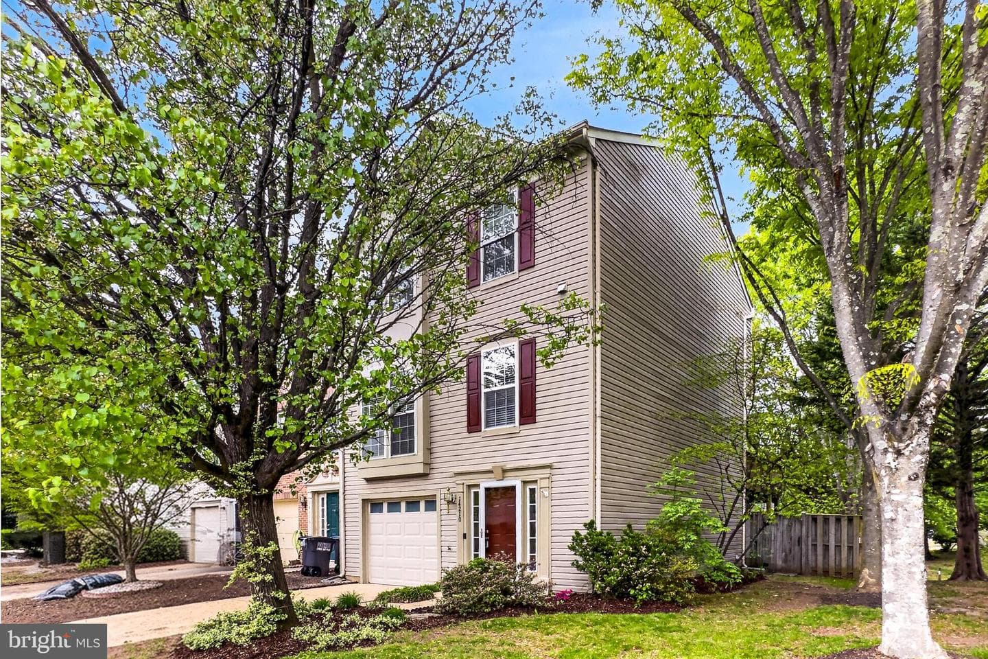 14210 Glade Spring Drive photo 2