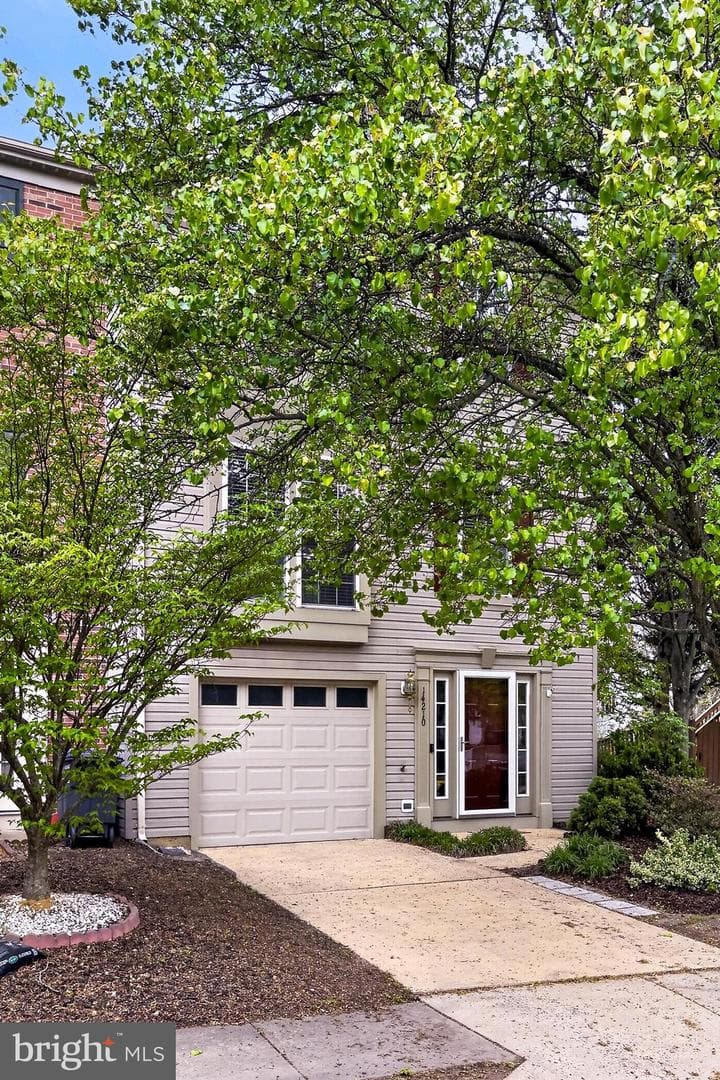 14210 Glade Spring Drive photo 3