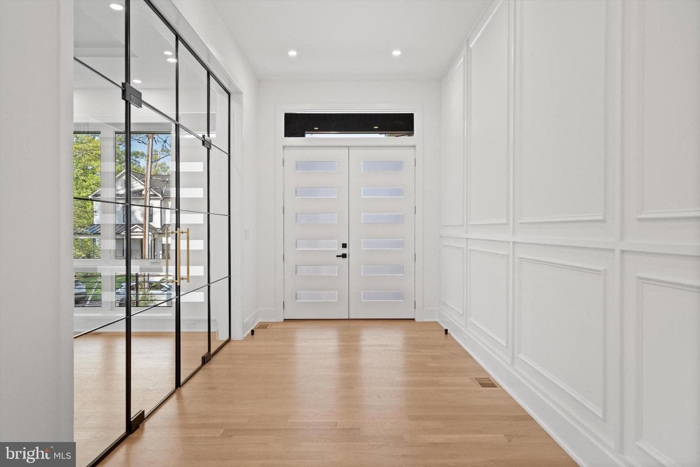 1835 Pimmit Drive photo 3