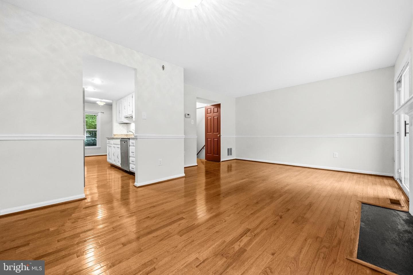 6279 Kerrydale Drive photo 4