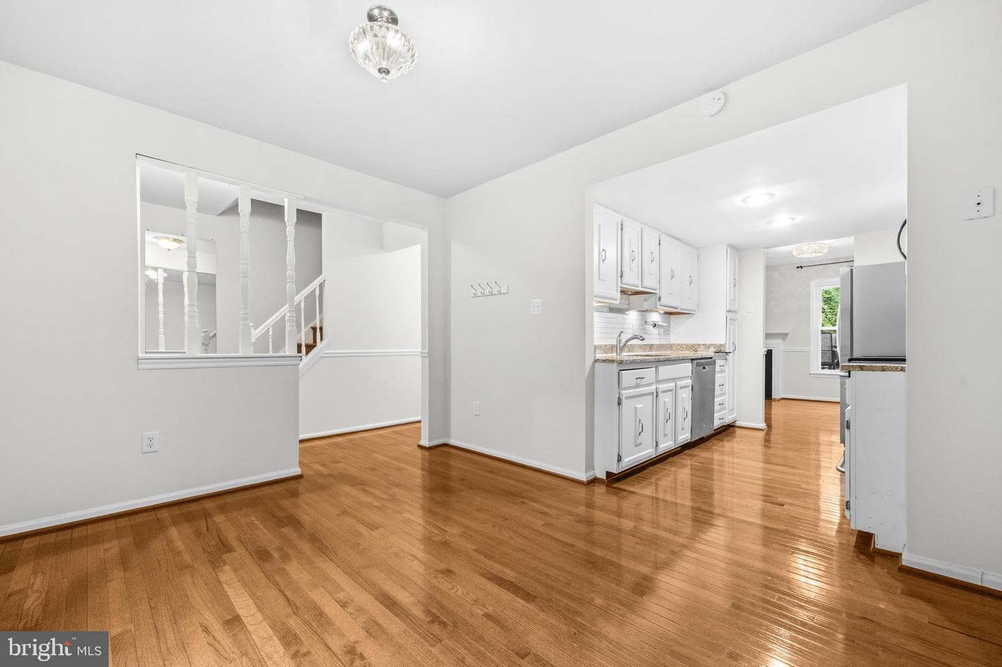 6279 Kerrydale Drive photo 9