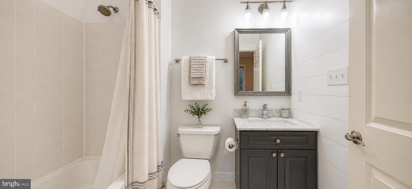 3242 Valley Lane photo 34