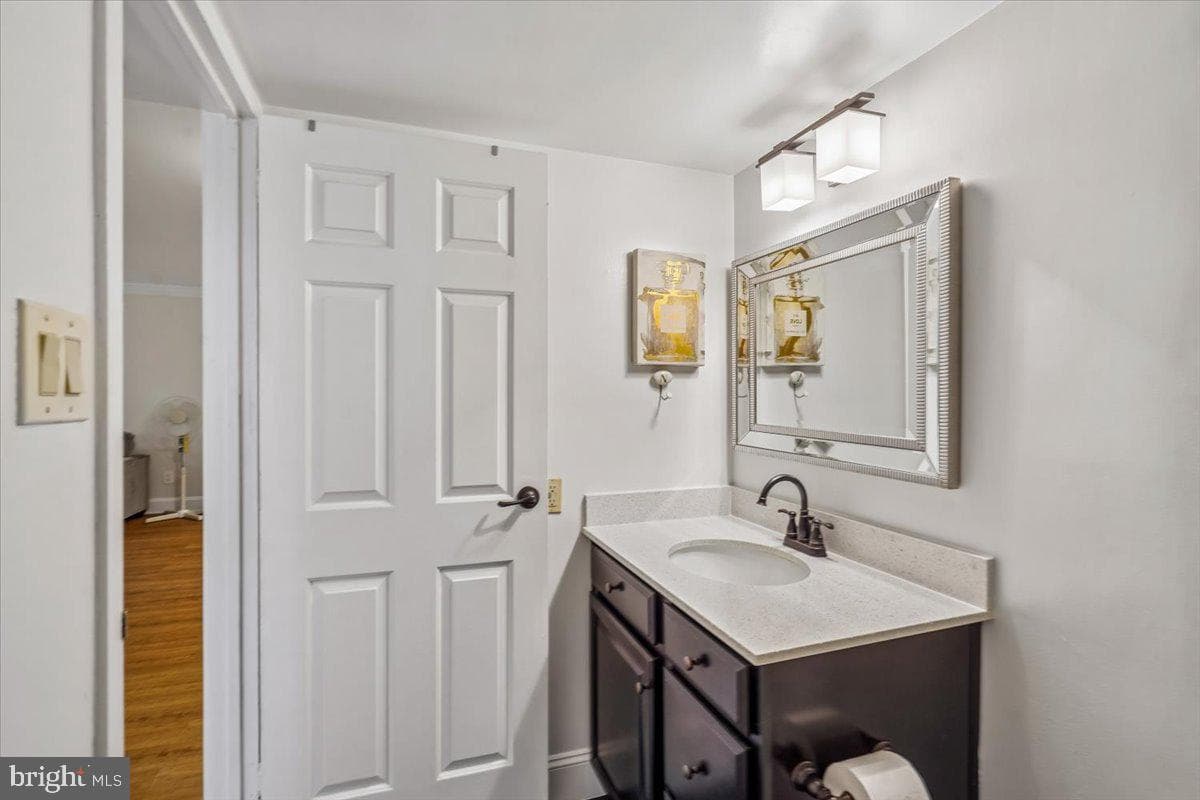 11256 Chestnut Grove Square #23 photo 16