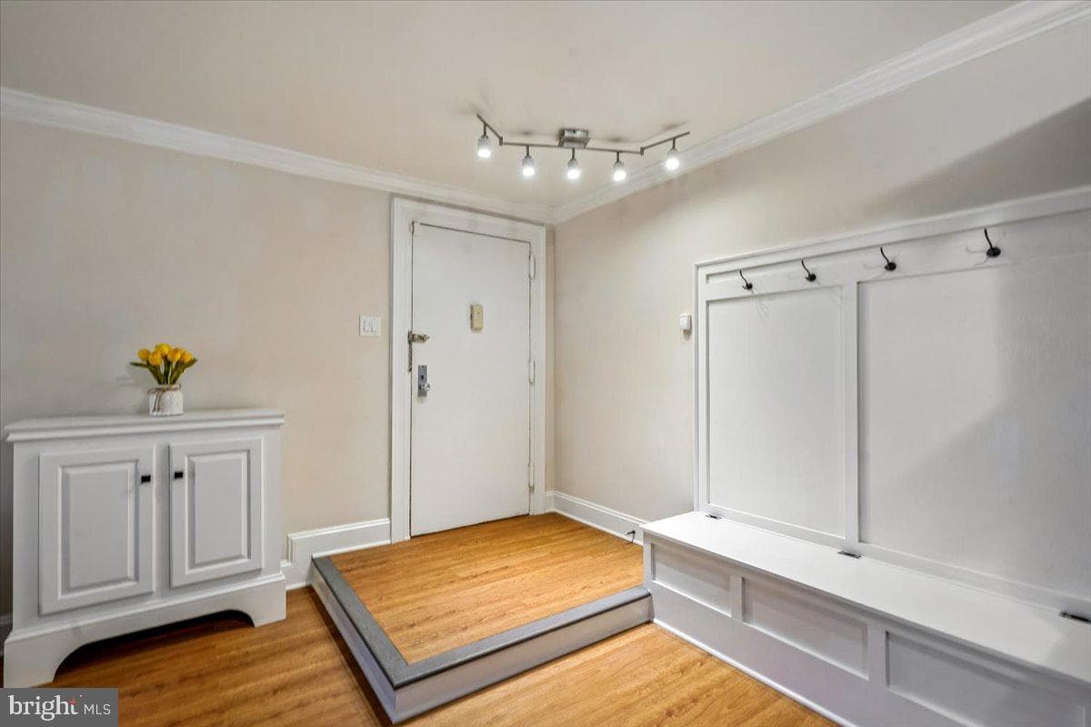 11256 Chestnut Grove Square #23, Reston
