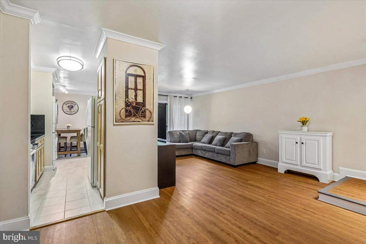 11256 Chestnut Grove Square #23 photo 3