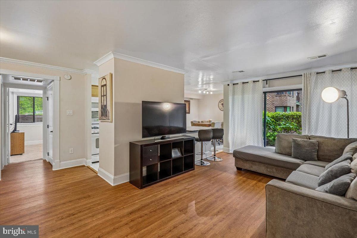 11256 Chestnut Grove Square #23 photo 5