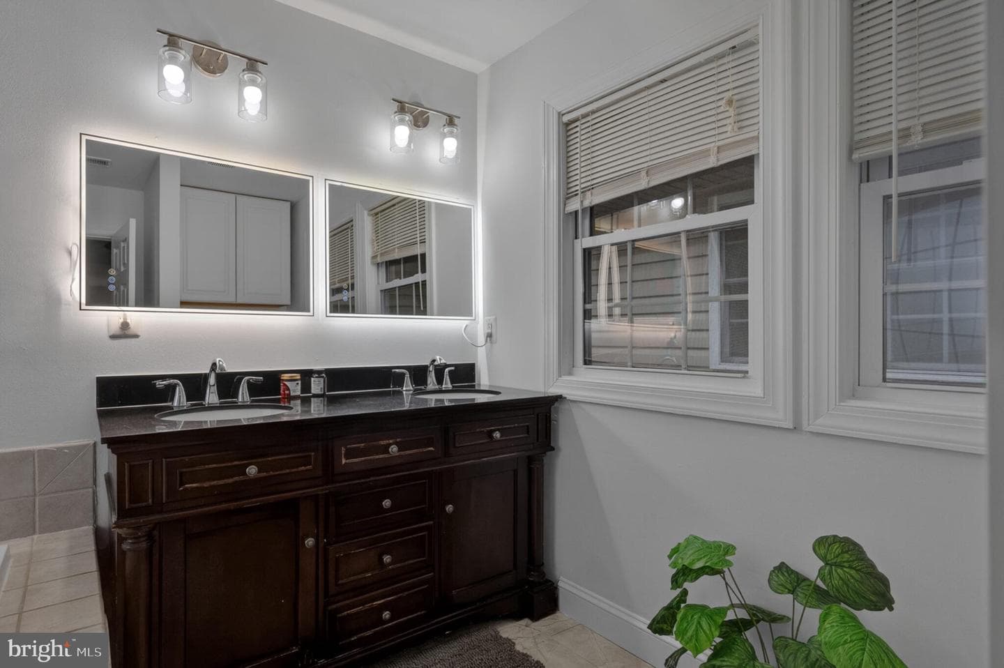 7909 Ashton Street photo 23