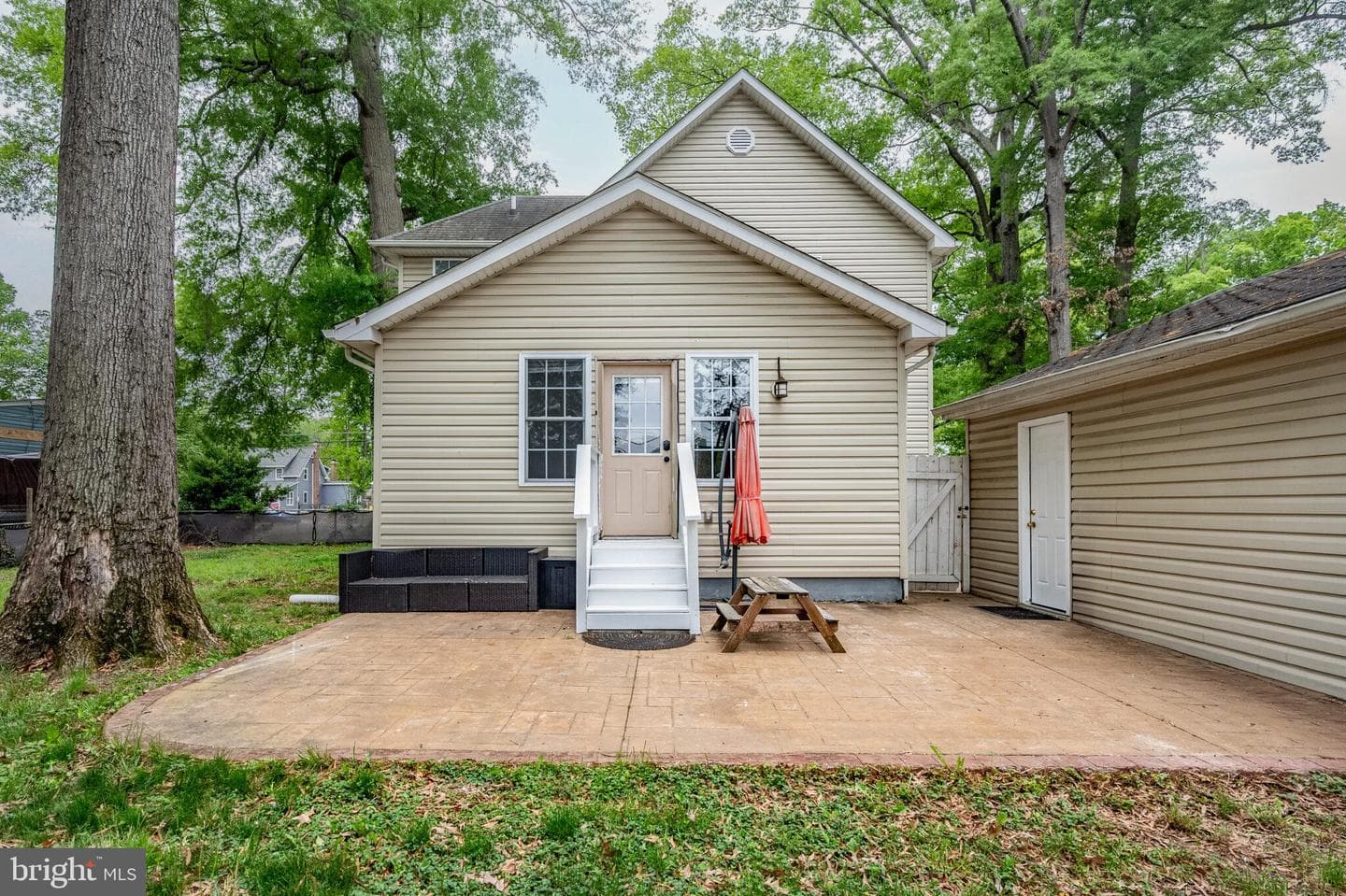 7909 Ashton Street photo 32