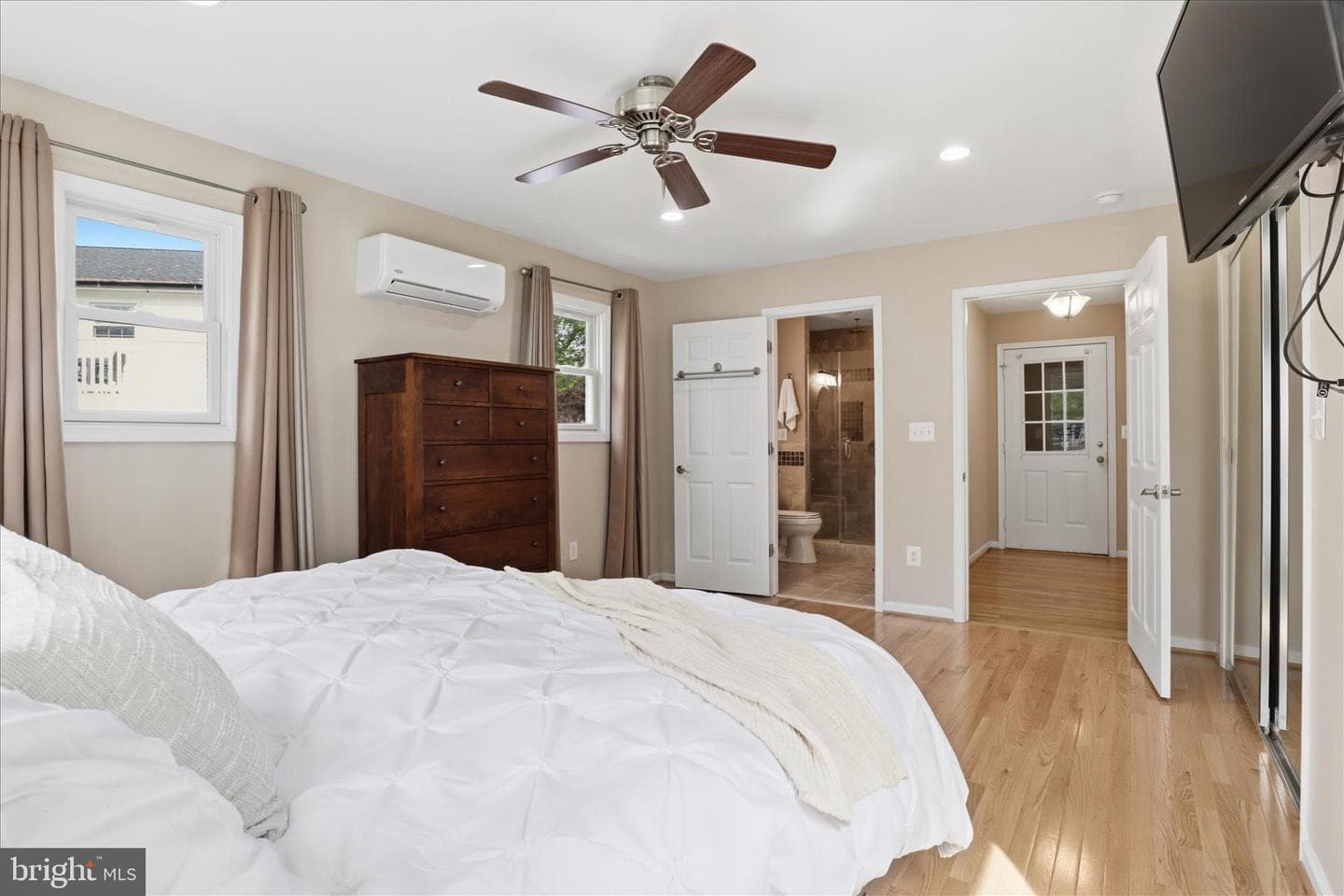 5457 Broadmoor Street photo 19