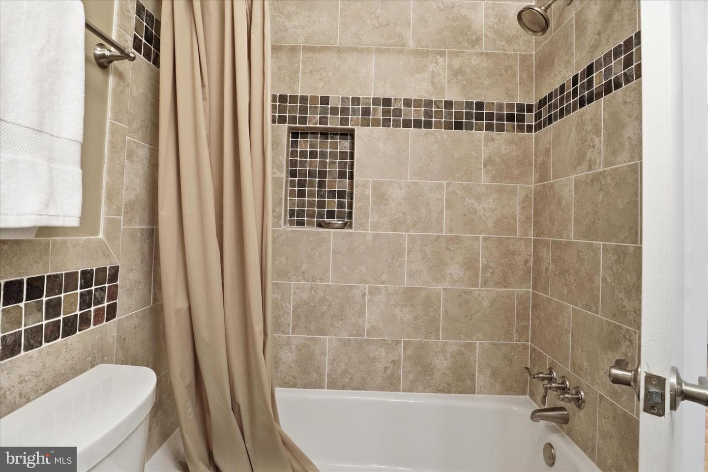 5457 Broadmoor Street photo 28