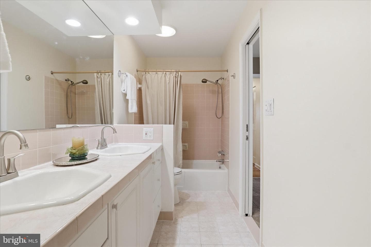 5457 Broadmoor Street photo 33