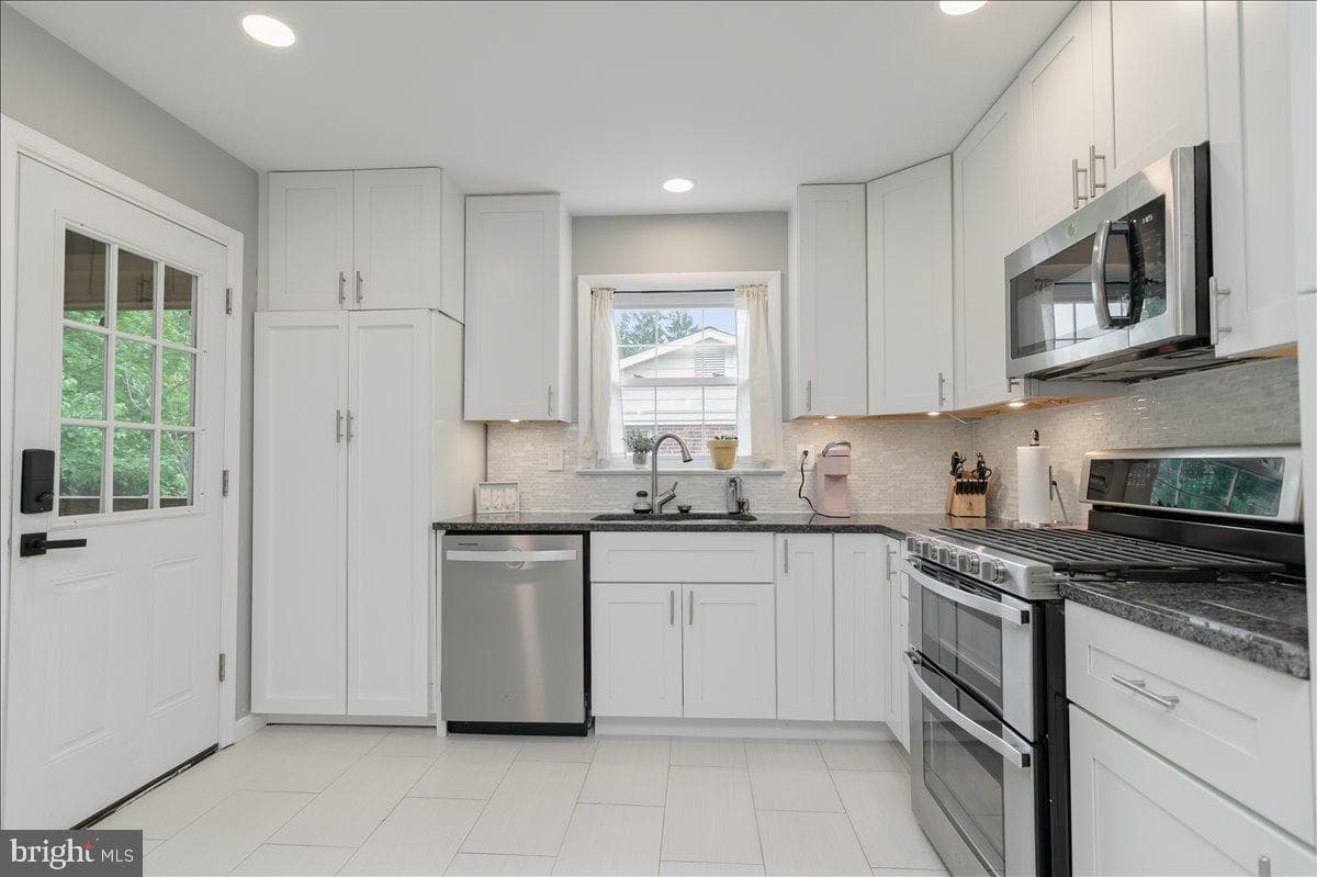 3428 Ramsgate Terrace photo 21
