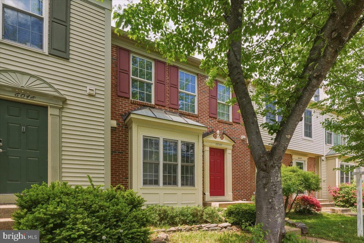 6046 Raina Dr photo 2
