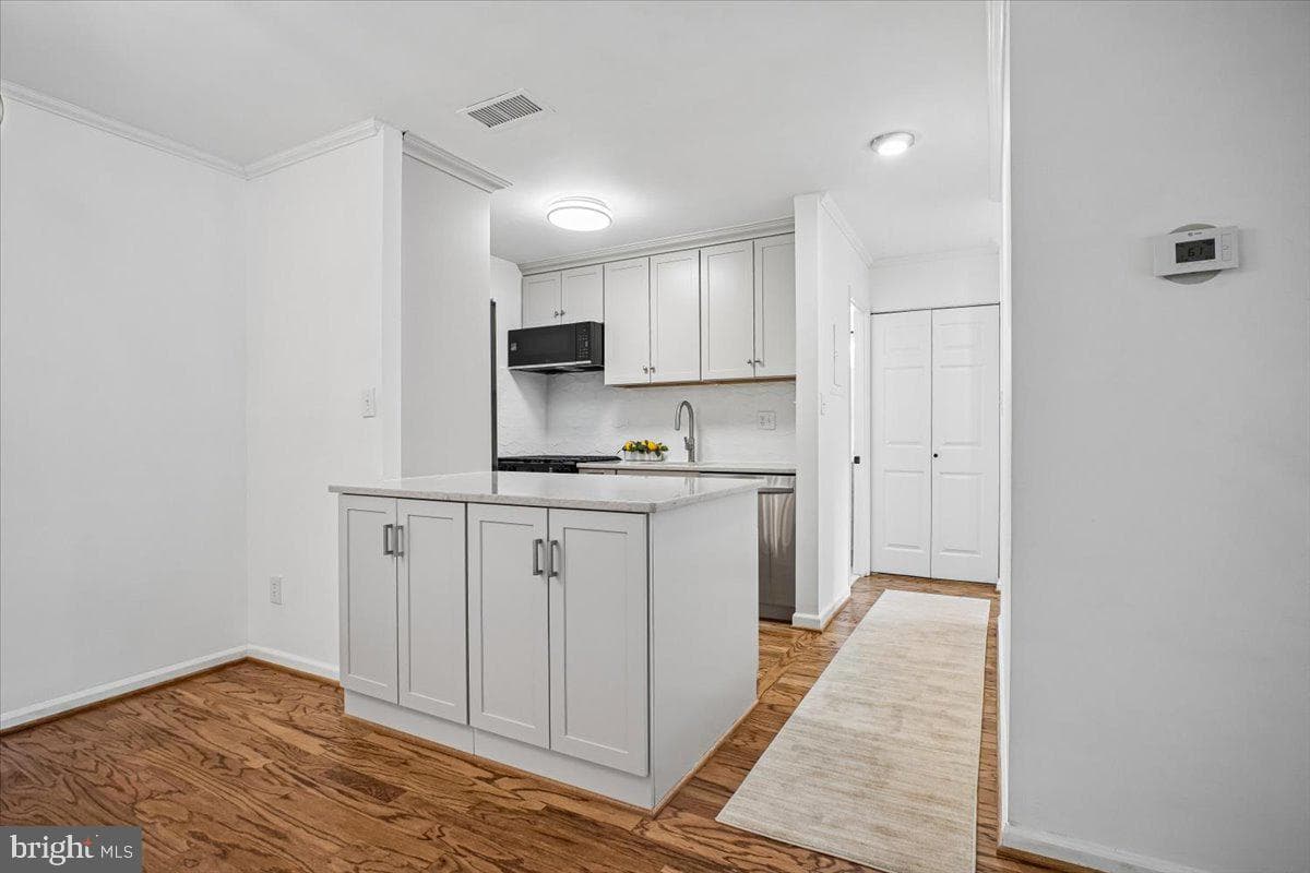 5800 Cove Landing Road #304 photo 3