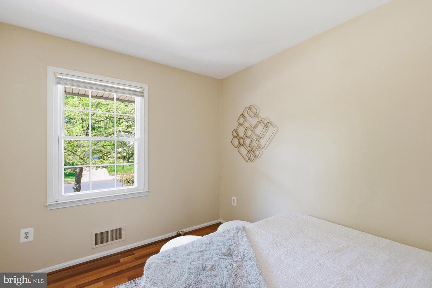 4526 Banff Street photo 24