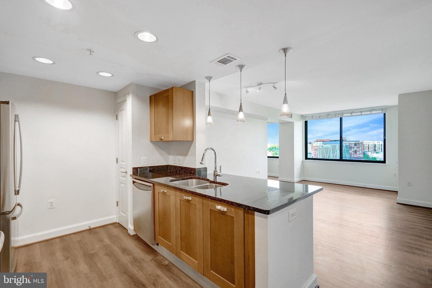 2451 Midtown Avenue #1502 photo 3