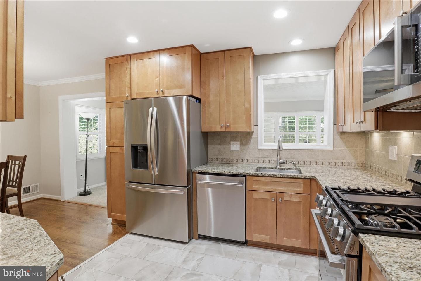 7608 Hamlet Street photo 11
