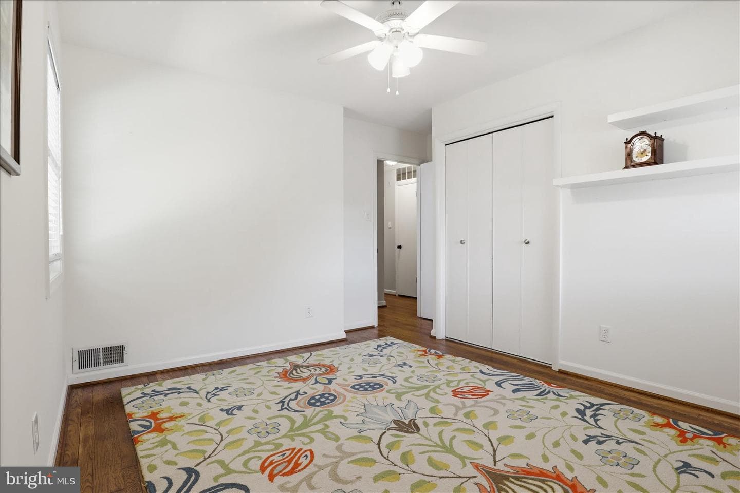 7608 Hamlet Street photo 20