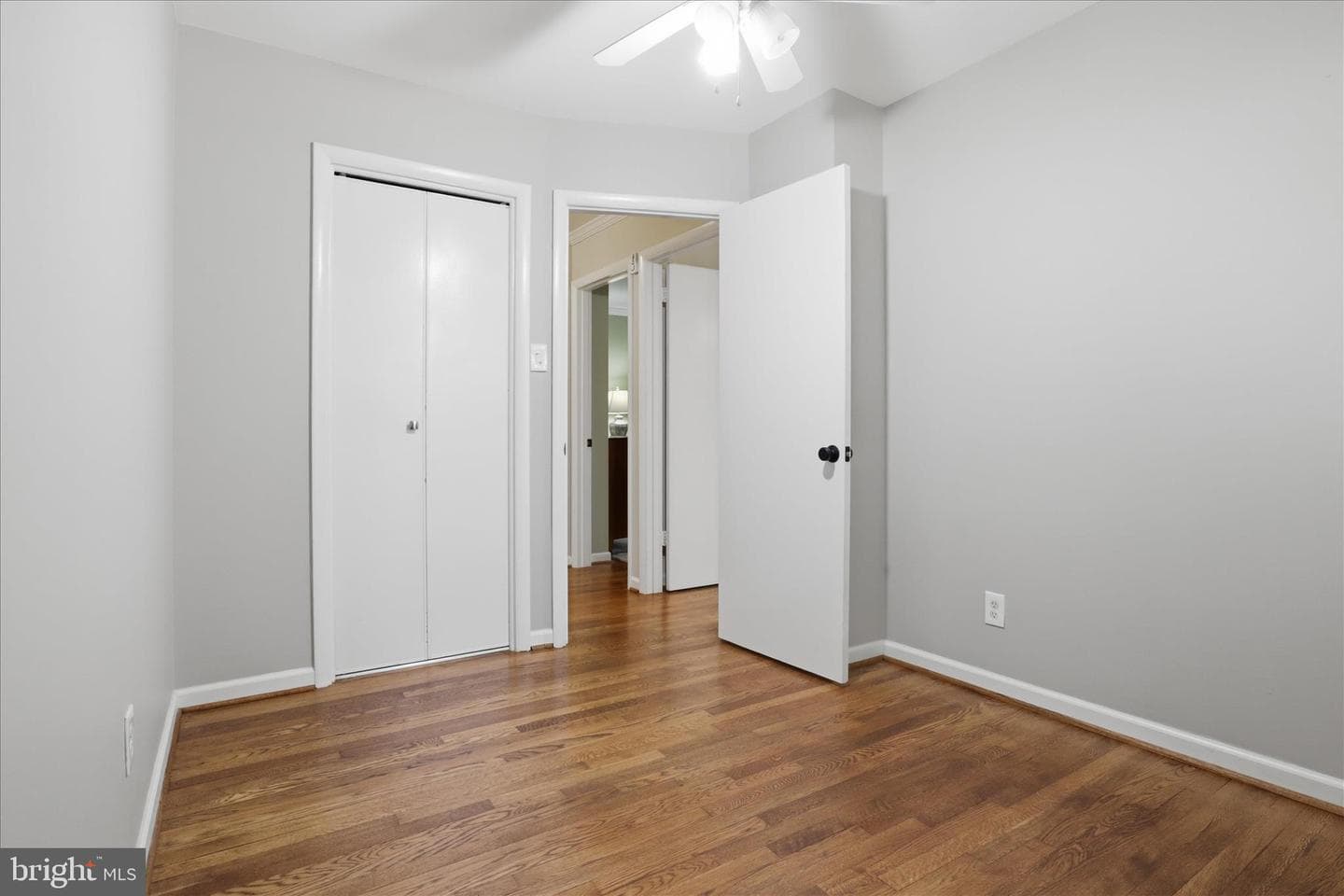 7608 Hamlet Street photo 23