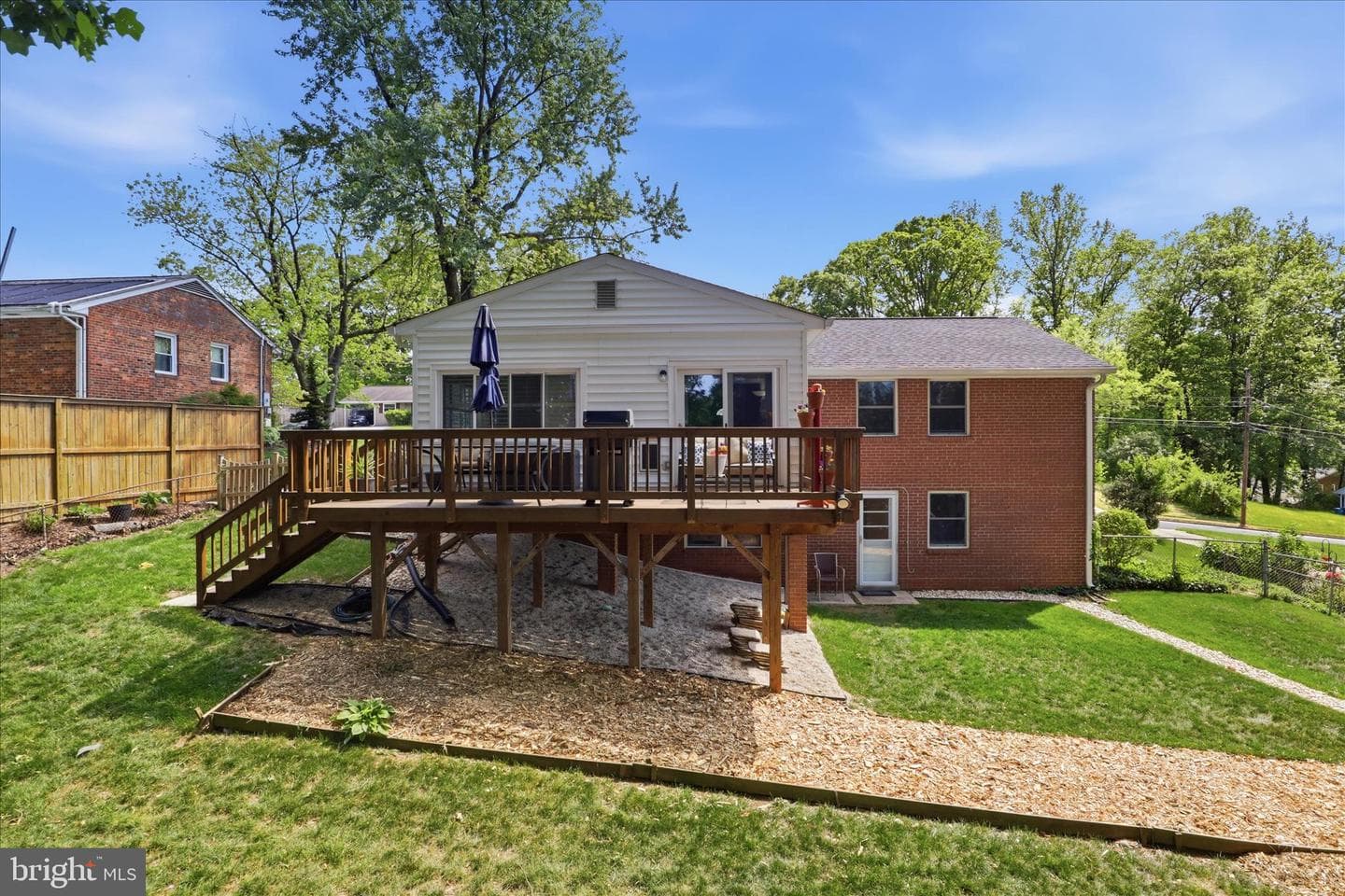 7608 Hamlet Street photo 38