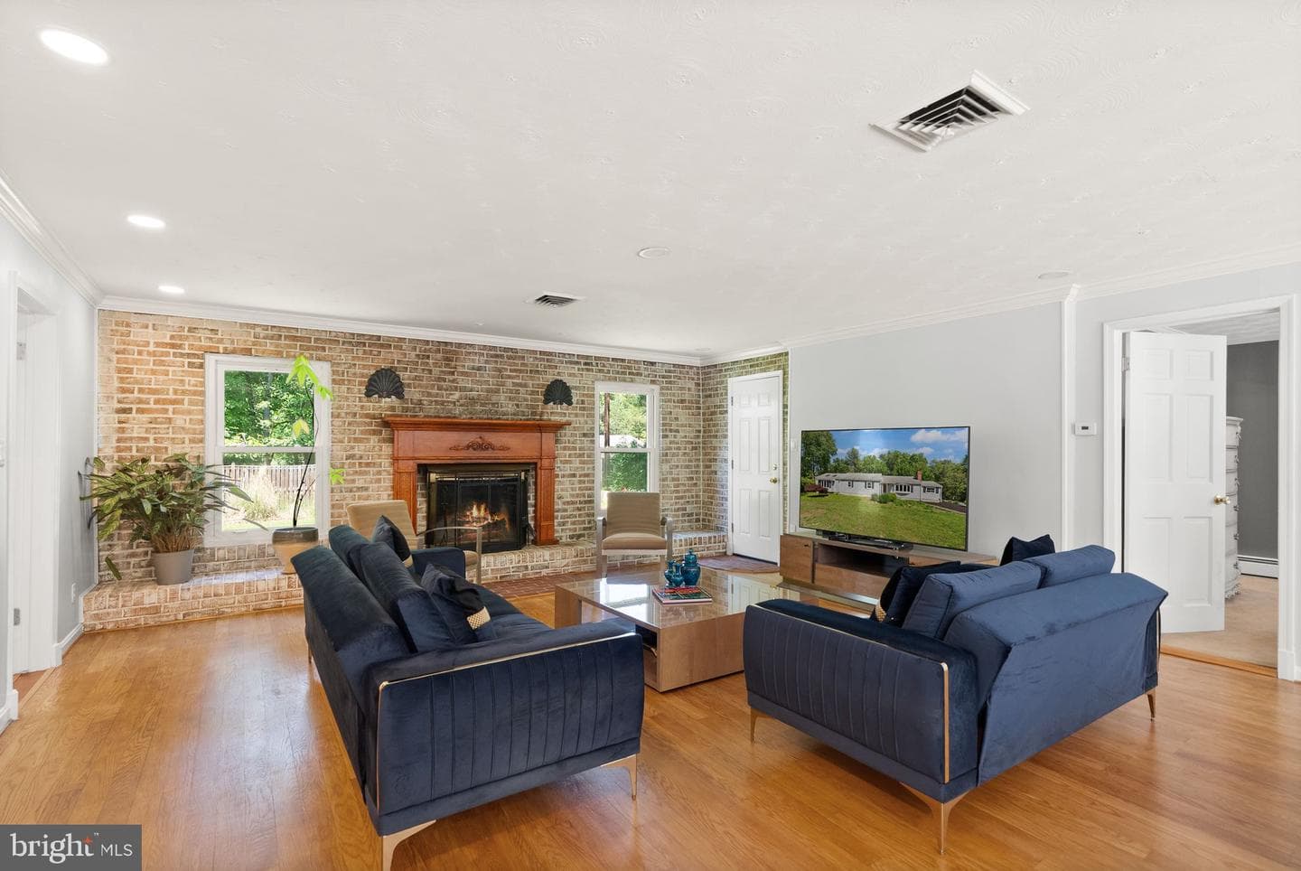 815 Seneca Road photo 22