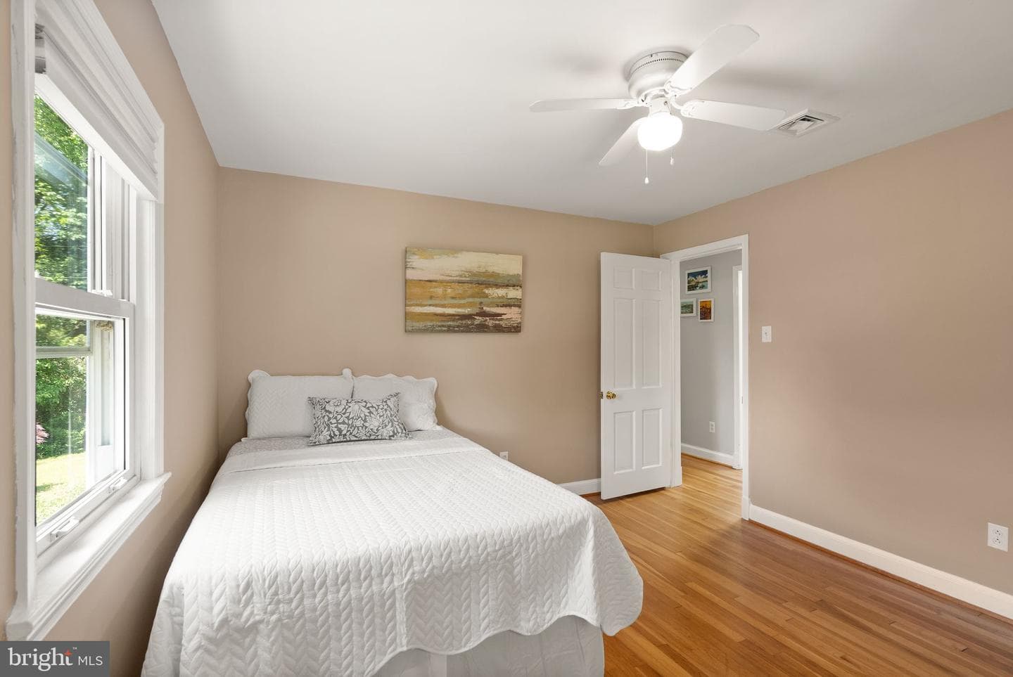 815 Seneca Road photo 38