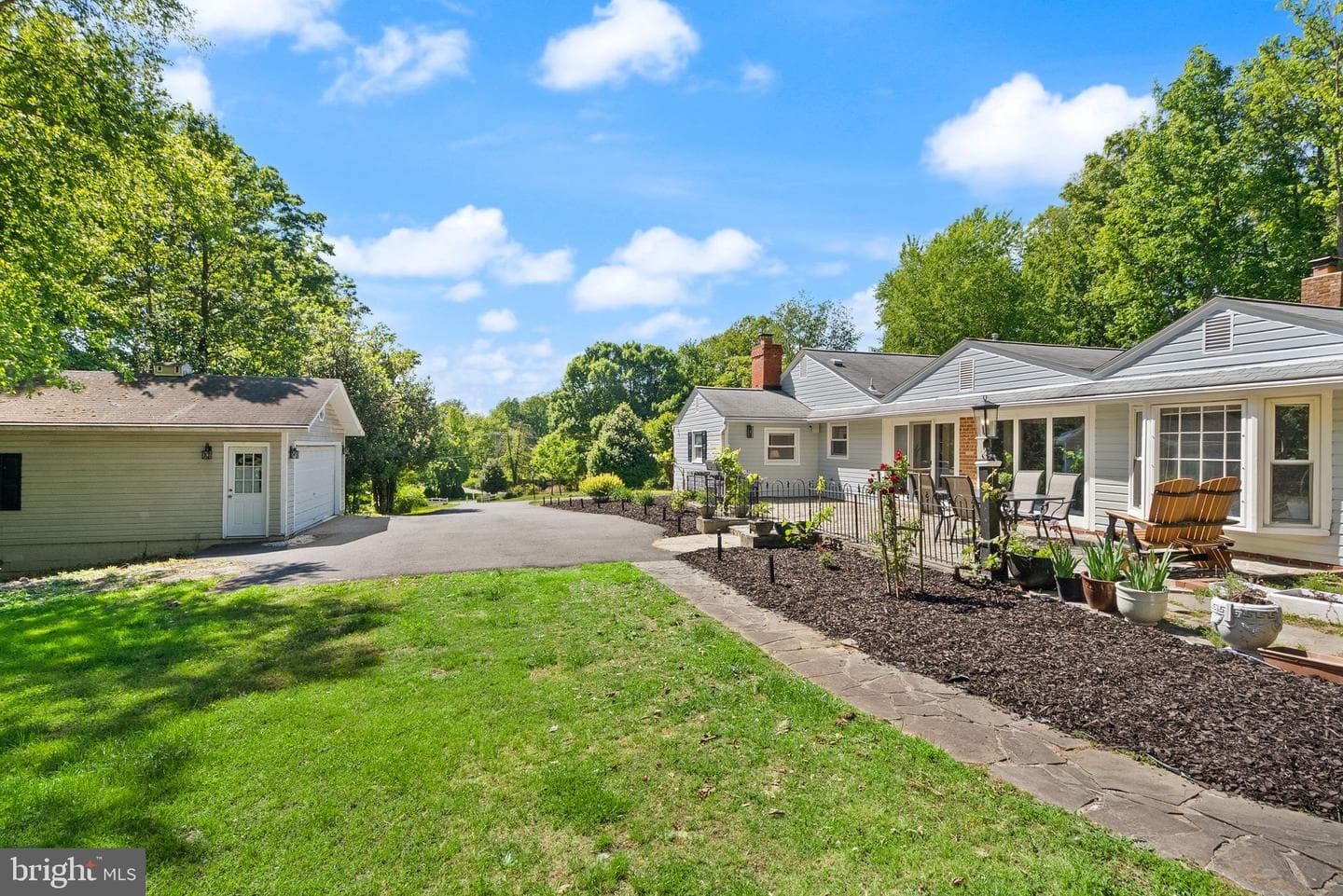815 Seneca Road photo 47