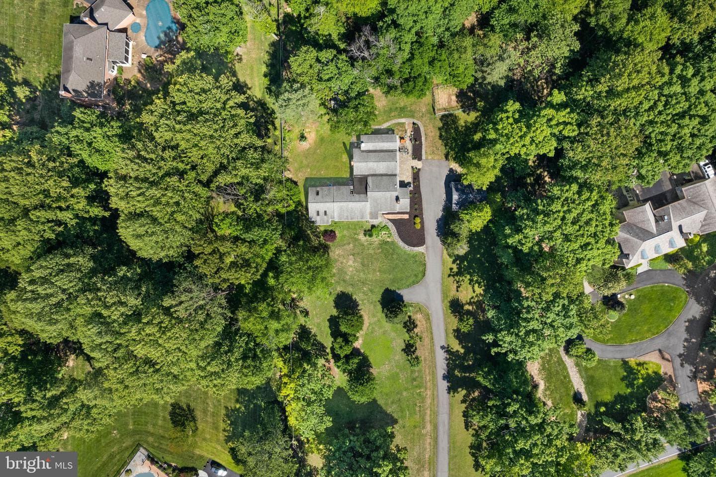 815 Seneca Road photo 59