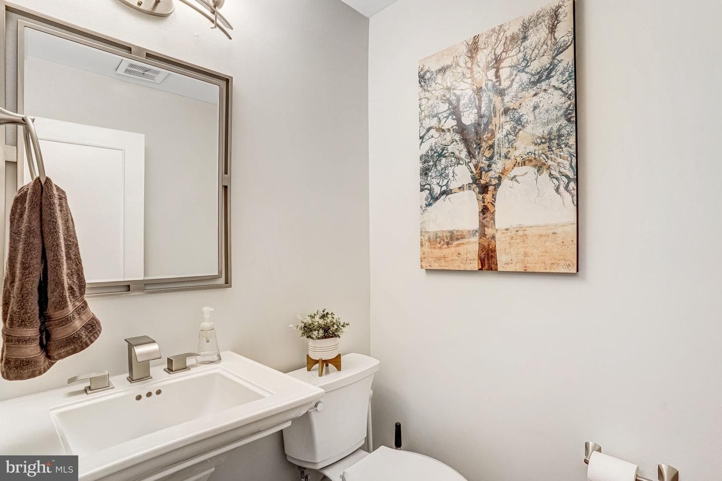 8428 Grenoble Court photo 15