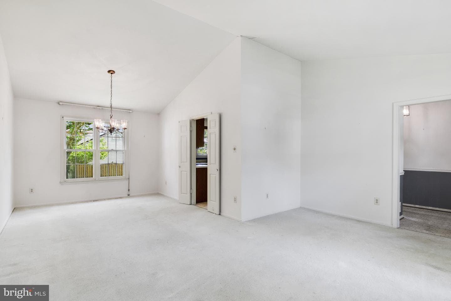 10214 Eagle Landing Court photo 5
