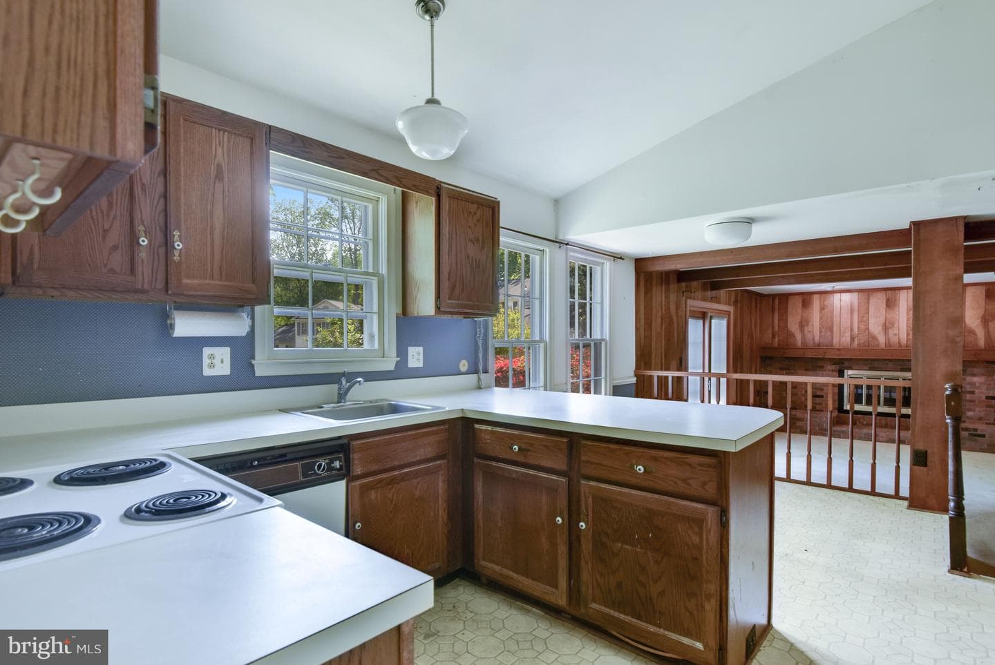10214 Eagle Landing Court photo 6