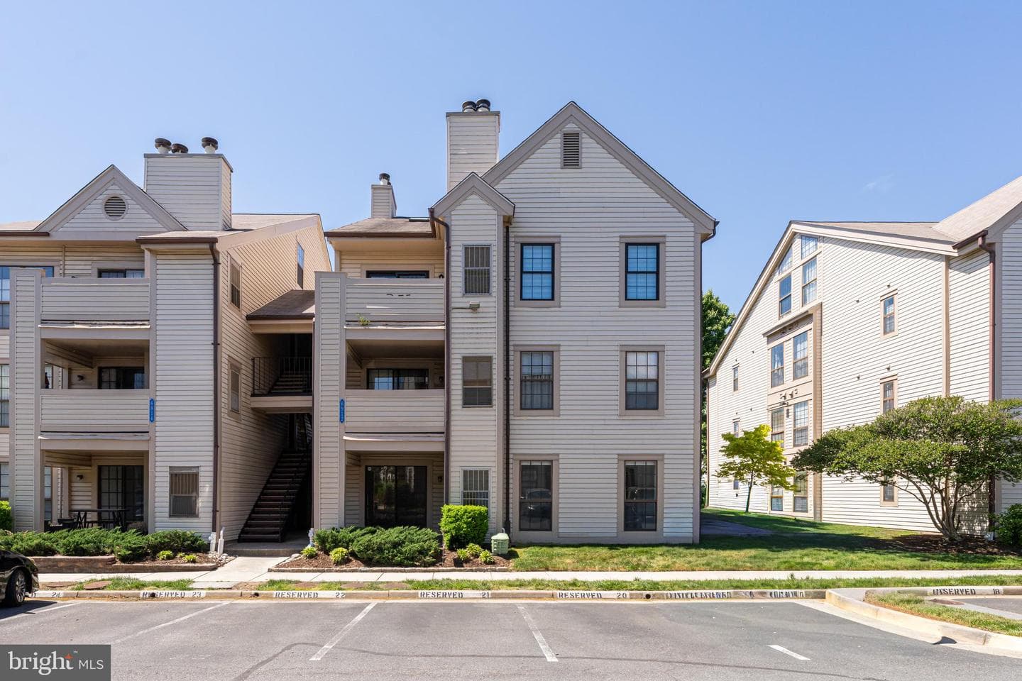 6912 Mary Caroline Circle #b photo 32