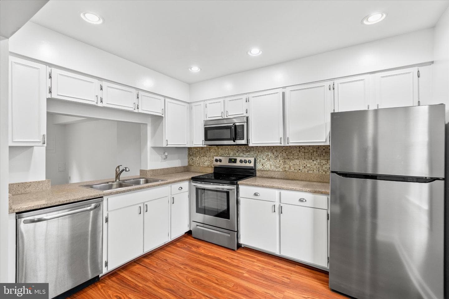 8123 Kingsway Court #268 photo 6